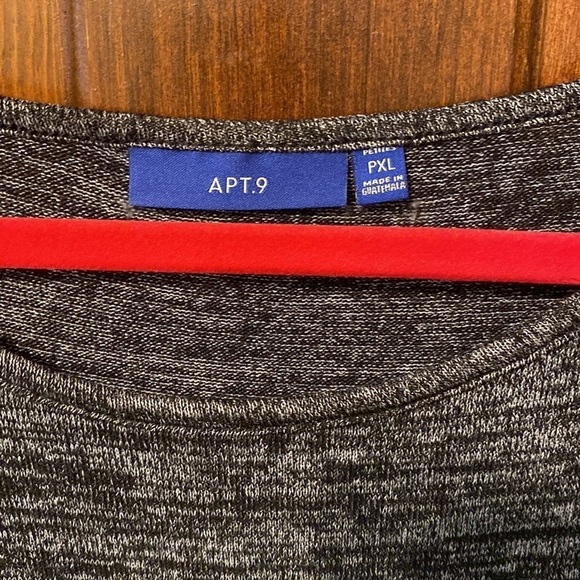 Apt. 9 Elbow length sleeve Top Crewneck - Picture 2 of 4